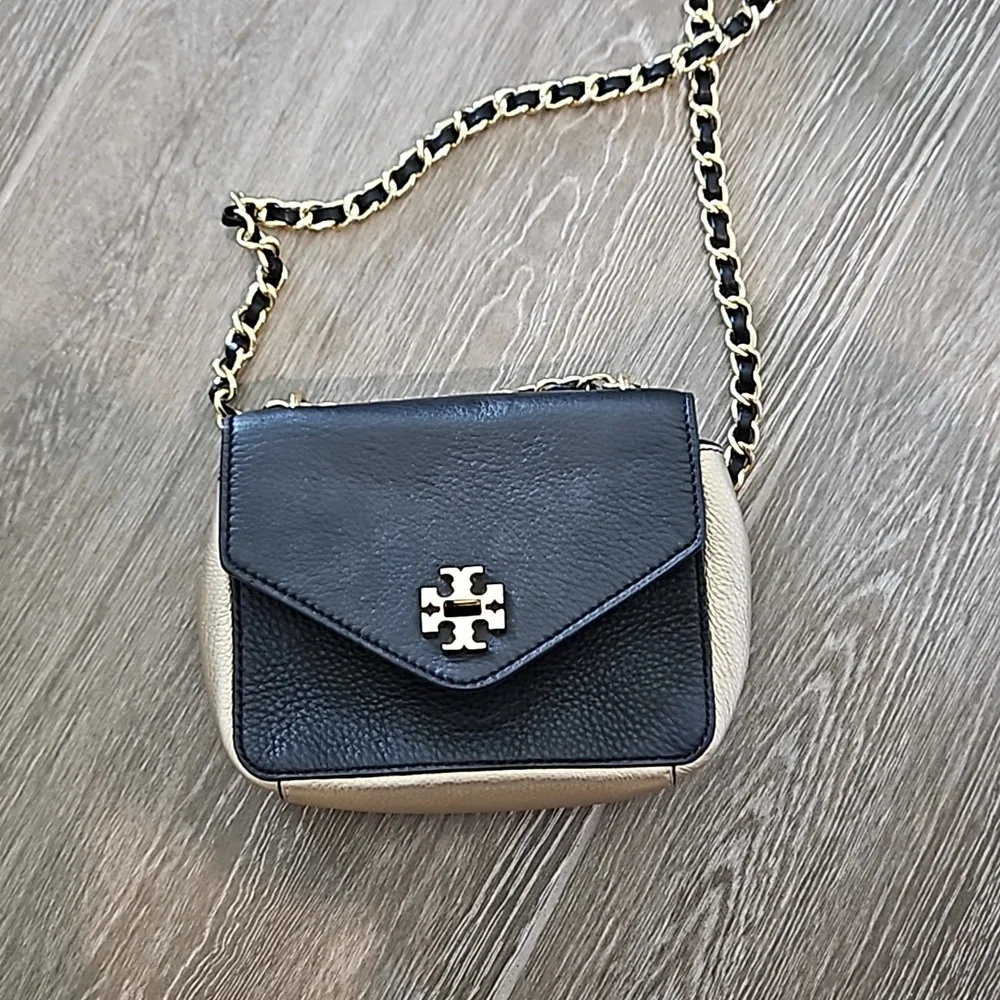 Black and gold tory burch purse - Picture 1 of 8